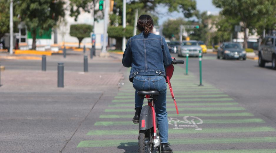 La ciclovía de Paseo Alcalde es la más utilizada en la ciudad, con al menos mil 622 ciclistas diarios, según datos del Imeplan. EL INFORMADOR/Archivo
