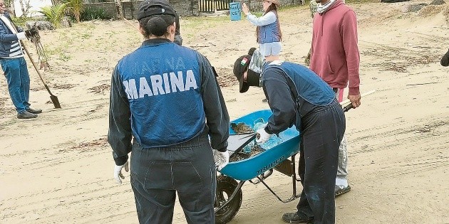 Veracruz: Aparecen manchas de crudo en playas de Tuxpan