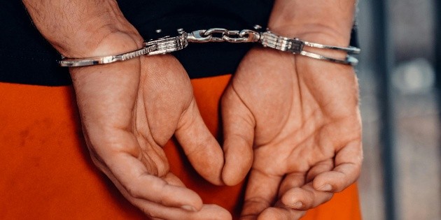 Cuatro hombres son arrestados en Culiac&aacute;n por robo, armas y drogas