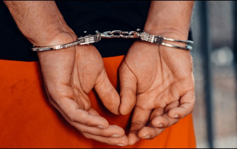 A la persona detenida, de apariencia joven, se le acusó de haber ocultado debajo de sus ropas diversas mercancías e intentó salir del establecimiento sin pagarlas. Pexels