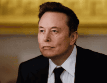 El empresario también enfrenta una investigación por parte de la Comisión de Bolsa y Valores de Estados Unidos, que analiza el proceso de adquisición de Twitter para determinar si se produjeron otras posibles irregularidades. EFE/EPA/C. Somodevilla