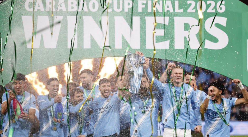 Con dos goles de Nico O'Reilly, Manchester City se proclamó campeón de la Carabao Cup. EFE /  TOLGA AKMEN