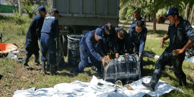 Limpian playas de Veracruz por hidrocarburo