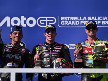 Aprilia Racing marcó la diferencia en Brasil y firmó un estelar doblete con ‘Bez’ y Martín. EFE/ A. Borges.