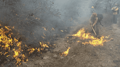 El incendió comenzó alrededor de las 13:00 horas; no se reportan personas lesionadas tras los hechos. PROTECCIÓN CIVIL Y BOMBEROS DE JALISCO