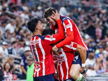El Guadalajara consolidó su liderazgo al alcanzar los 30 puntos tras imponerse a Rayados en un duelo de alta intensidad. IMAGO7.