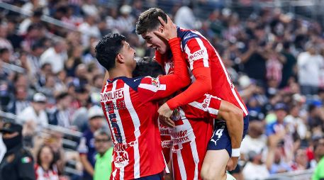 El Guadalajara consolidó su liderazgo al alcanzar los 30 puntos tras imponerse a Rayados en un duelo de alta intensidad. IMAGO7.