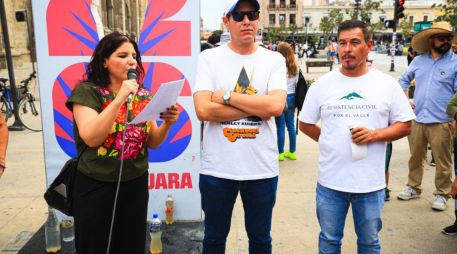 Ciudadanos se manifestaron en el Centro de Guadalajara para exigir una emergencia sanitaria por la mala calidad del agua en la ZMG. EL INFORMADOR / J. Acosta