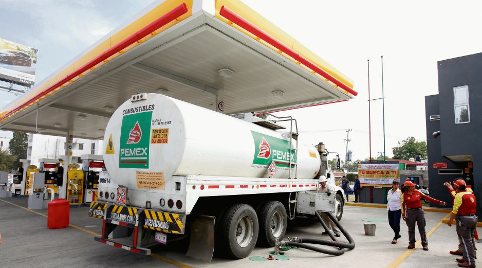 El diésel supera los 29 pesos por litro en estaciones de la Zona Metropolitana de Guadalajara, impulsado por el alza del petróleo internacional y tensiones geopolíticas. El encarecimiento afecta directamente al transporte de mercancías y pasajeros, elevando costos en alimentos y servicios. AFP