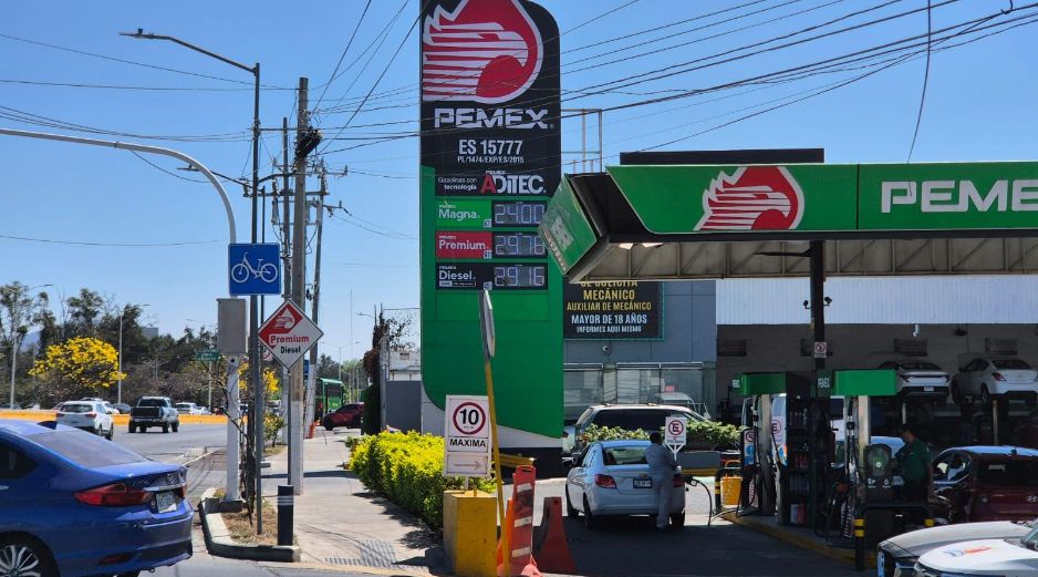 El diésel supera los 29 pesos por litro en estaciones de la Zona Metropolitana de Guadalajara, impulsado por el alza del petróleo internacional y tensiones geopolíticas. El encarecimiento afecta directamente al transporte de mercancías y pasajeros, elevando costos en alimentos y servicios. EL INFORMADOR/ M. Hernández