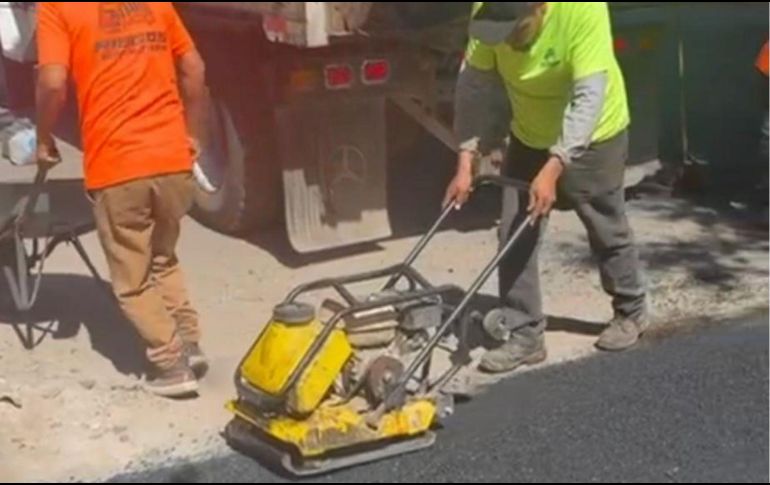 Según datos de la legisladora, se estima que a la fecha persisten más de siete mil zonas afectadas por baches, zanjas y socavones. ESPECIAL