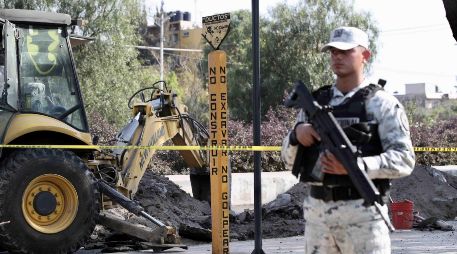 Autoridades aseguraron contenedores con miles de litros de hidrocarburo, además de mangueras utilizadas para la extracción ilegal. SUN/ARCHIVO