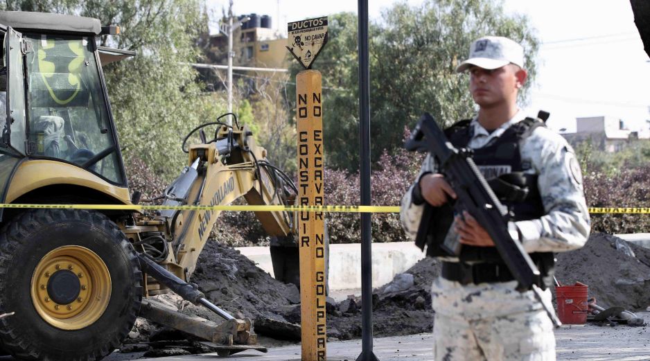 Autoridades aseguraron contenedores con miles de litros de hidrocarburo, además de mangueras utilizadas para la extracción ilegal. SUN/ARCHIVO
