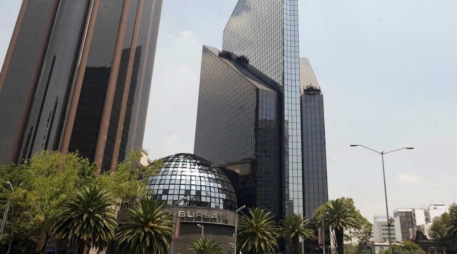 De las 652 empresas que cotizaron en la sesión de este 23 de marzo en la Bolsa Mexicana de Valores, 356 cerraron con sus precios al alza. AFP/ARCHIVO