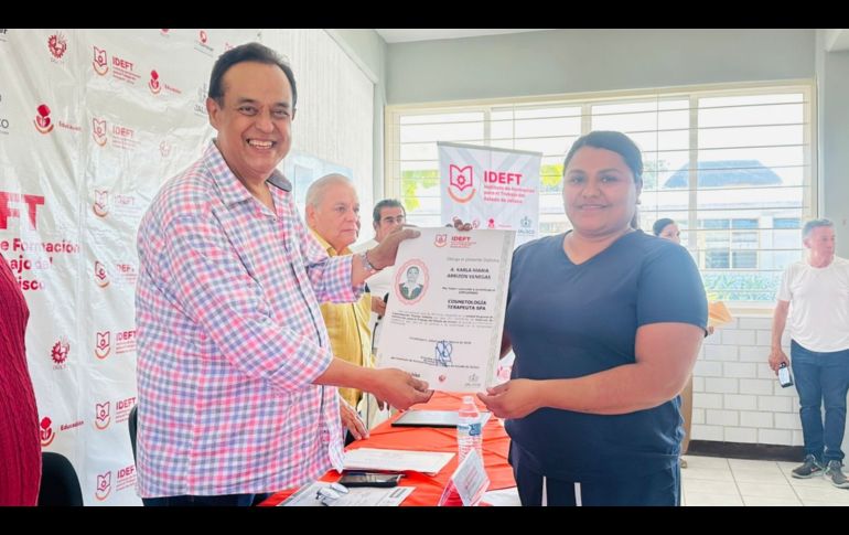 Durante el acto también se reconoció el trabajo del equipo operativo y académico, así como la labor de las y los instructores. CORTESÍA