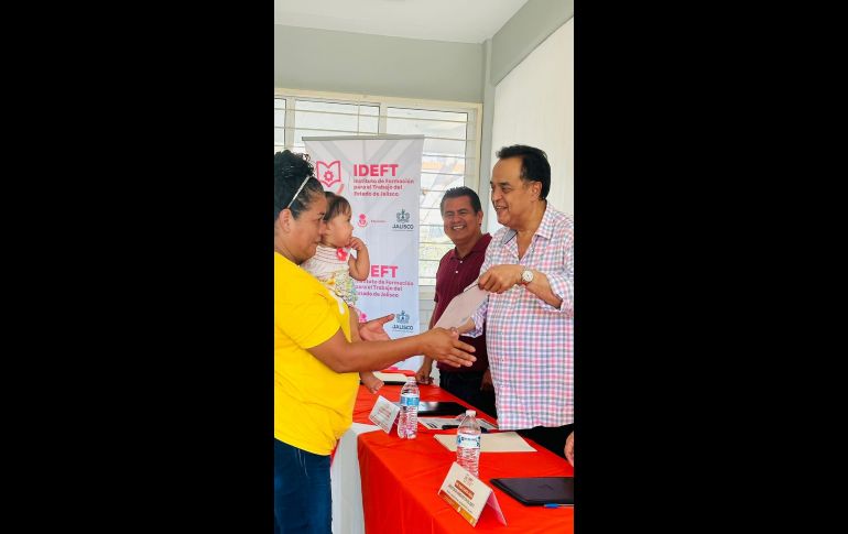 Durante el acto también se reconoció el trabajo del equipo operativo y académico, así como la labor de las y los instructores. CORTESÍA