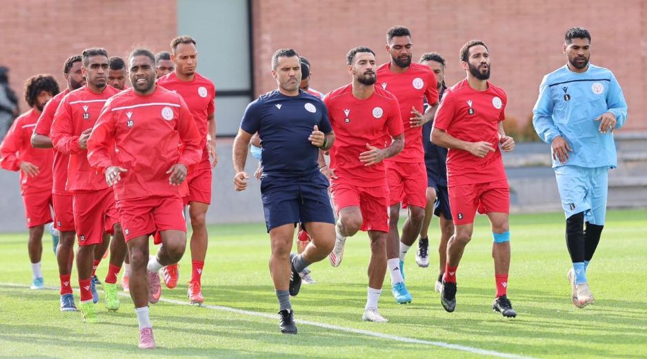 El cuerpo técnico de Nueva Caledonia supervisó ejercicios enfocados en la adaptación al clima y la altitud de la zona metropolitana de Guadalajara. CORTESÍA/ ATLAS FC