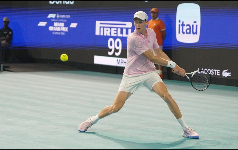 Sinner ha agarrado el truco para los Masters 1000, ya que no pierde un solo set desde hace 25 partidos. EFE/ A. Boal.