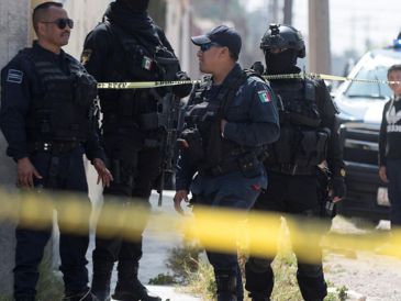 Tras el ataque, la patrulla donde los policías realizaban su recorrido quedó con decenas de impactos de arma de fuego. EFE/ARCHIVO