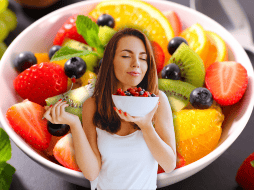 Consumir cítricos como la naranja, el limón, la mandarina y la toronja nos brindará altos niveles de vitamina C. ESPECIAL / CANVA