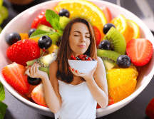 Consumir cítricos como la naranja, el limón, la mandarina y la toronja nos brindará altos niveles de vitamina C. ESPECIAL / CANVA