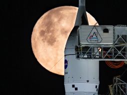 Está previsto que la próxima semana envíe a cuatro astronautas a la órbita lunar. EFE/S. Lott