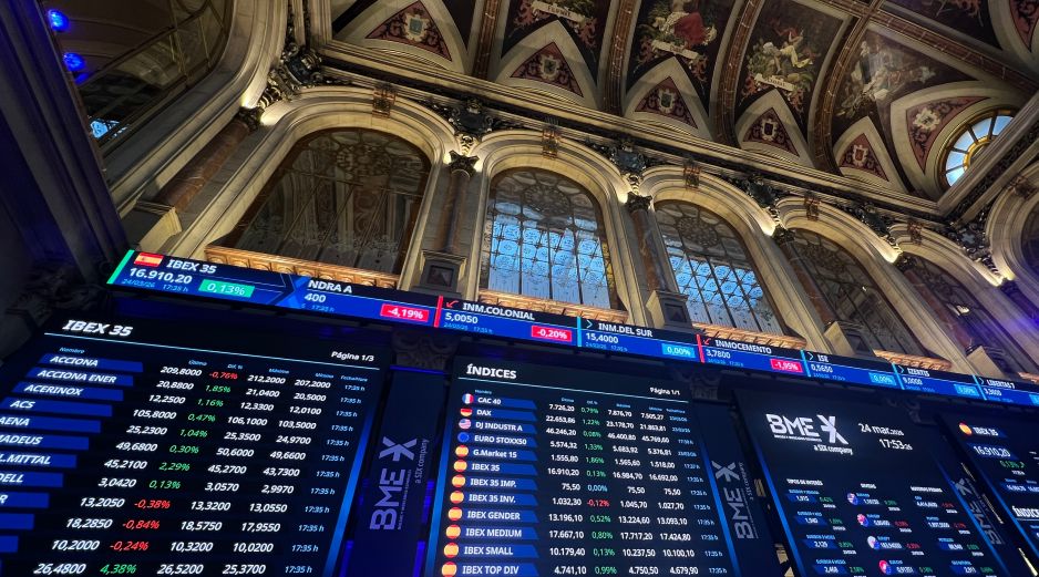 Las emisoras con mayores ganancias en la BMV este 26 de marzo fueron Megacable, América Móvil, Sigma y Grupo Aeroportuario del Centro. EFE/A. Tejido