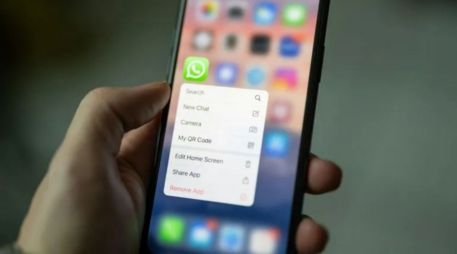 A partir del 1 de abril de 2026, algunos teléfonos móviles ya no podrán utilizar WhatsApp. UNSPLASH.