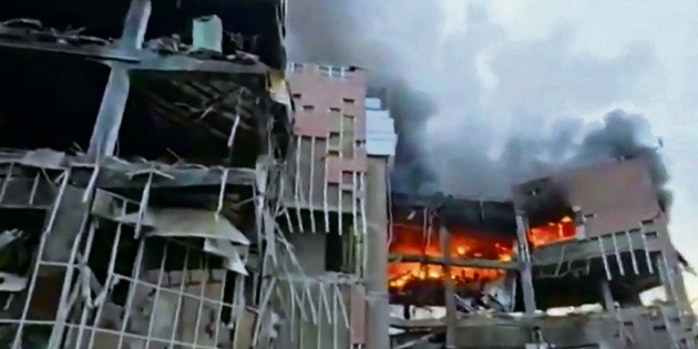 Guerra: Entre bombardeos, EU lanza propuesta de tregua a Ir&aacute;n