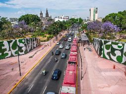 Entre los trabajos más relevantes destacan la renovación de bancas, luminarias, suelos, áreas recreativas y los mosaicos de la estación del Tren Ligero, además de mejoras en las vialidades cercanas. EL INFORMADOR/ A. Navarro