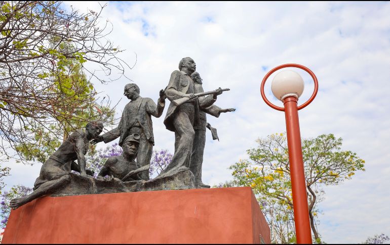 Entre los trabajos más relevantes destacan la renovación de bancas, luminarias, suelos, áreas recreativas y los mosaicos de la estación del Tren Ligero, además de mejoras en las vialidades cercanas. EL INFORMADOR/ A. Navarro