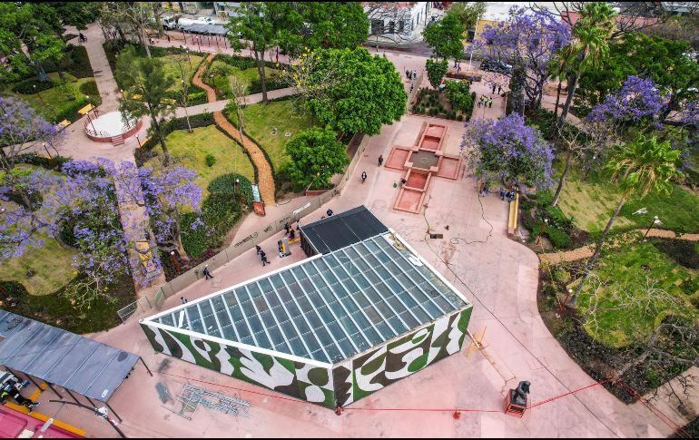 Entre los trabajos más relevantes destacan la renovación de bancas, luminarias, suelos, áreas recreativas y los mosaicos de la estación del Tren Ligero, además de mejoras en las vialidades cercanas. EL INFORMADOR/ A. Navarro