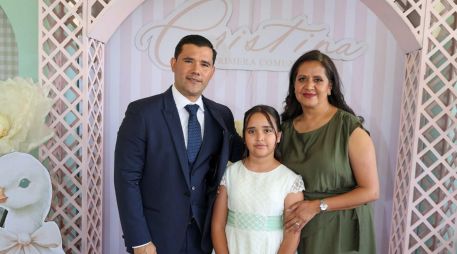 Iván Moreno Rosas, Cristina Moreno Romero y Martha Romero de Moreno. GENTE BIEN JALISCO / Revista del 27 de marzo 2026