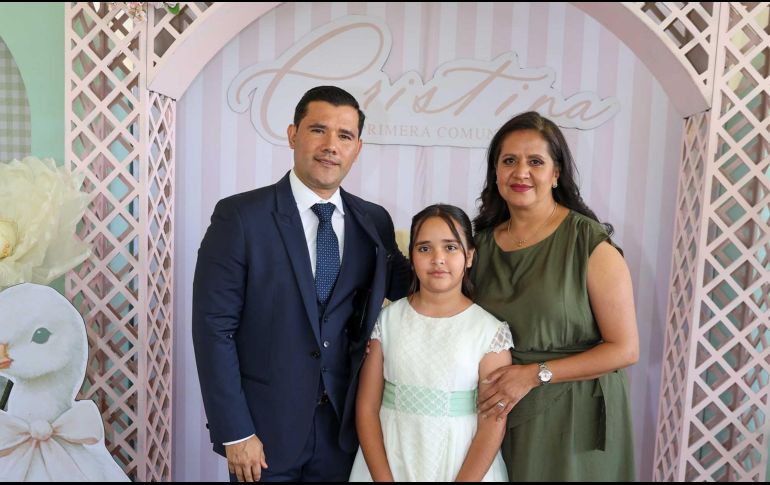 Iván Moreno Rosas, Cristina Moreno Romero y Martha Romero de Moreno. GENTE BIEN JALISCO / Revista del 27 de marzo 2026