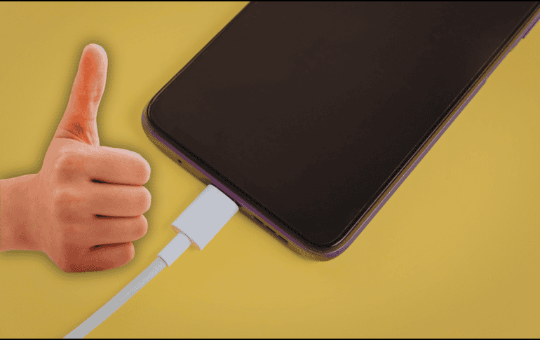 Si enrollas el cable muy apretado, podrías dañar los cables internos. ESPECIAL / CANVA