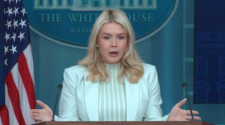 La portavoz Karoline Leavitt afirmó que el diálogo entre Estados Unidos e Irán no se ha detenido y sigue avanzando. EFE/ CASA BLANCA