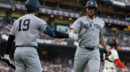 Arranque contundente de la temporada de Grandes Ligas  con una victoria de los New York Yankees. EFE/ J. G. MABANGLO.