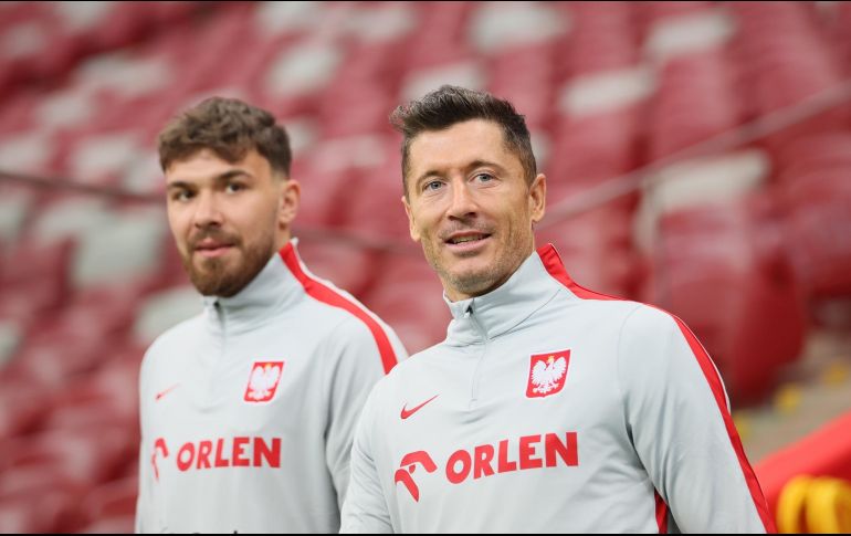 A sus 37 años, Robert Lewandowski está quizá ante su última oportunidad de jugar otra Copa del Mundo. EFE/L. Szymanski