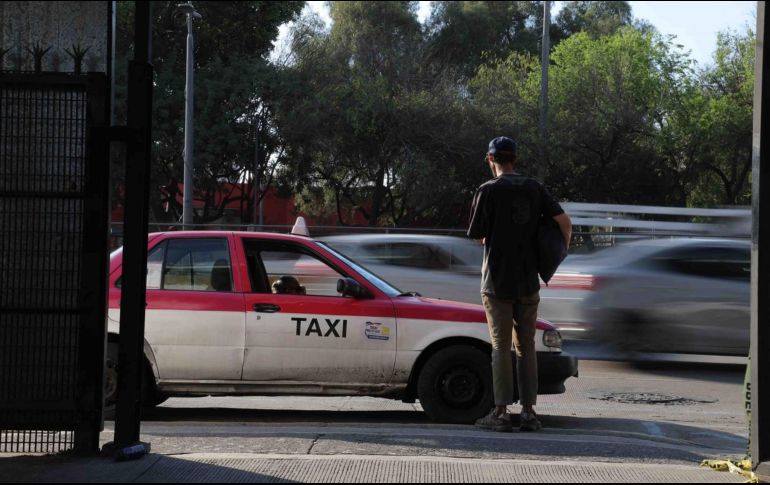 Los vehículos particulares, de carga, de transporte colectivo de pasajeros y taxis, con holograma 