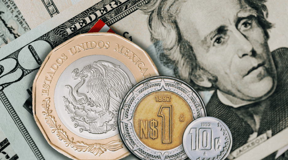 Considera que la cotización del dólar en su tipo de cambio con el peso mexicano cambia según el pronóstico financiero. ESPECIAL