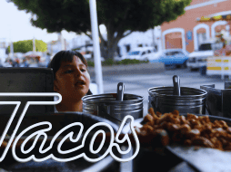 Los tacos de tripa son de la oferta que más costo tiene para los comensales en los puestos callejeros. EL INFORMADOR / ARCHIVO