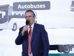 El presidente ejecutivo de la Asociación Nacional de Productores de Autobuses, Camiones y Tractocamiones reconoció los apoyos a la industria impulsado por el Gobierno de México. EFE / S. Gutiérrez