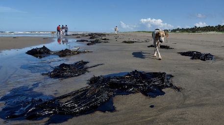 Expertos apuntan a que se nota una falta de capacidad de Pemex para atender esas emergencias. EFE/ARCHIVO