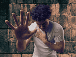 Es importante no olvidar que un ataque de pánico puede aparecer de forma repentina y sin previo aviso. ESPECIAL / CANVA