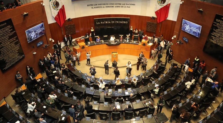 Este jueves, Sheinbaum reconoció que el Senado respaldó los cambios enfocados en disminuir gastos y beneficios excesivos. EFE/M. Guzmán