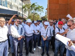 Los pensionados de la CFE siguieron su protesta hacia Palacio de Gobierno, en el Centro de Guadalajara, con el fin de entregar peticiones para apoyar y evitar la reforma. EL INFORMADOR/A. Navarro