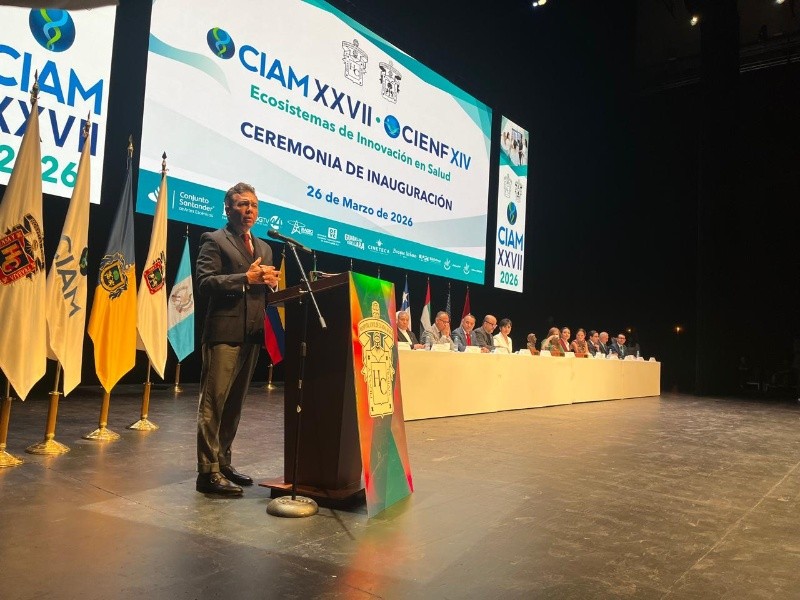 &nbsp;Entrega de los premios Fray Antonio Alcalde por humanitarismo y servicio a Pablo Lemus&nbsp;