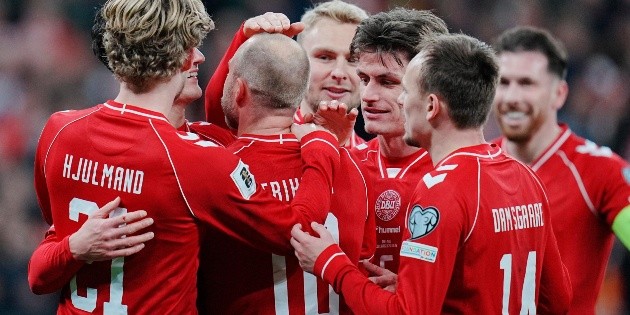 Dinamarca cumple en casa y da paso firme rumbo al Mundial