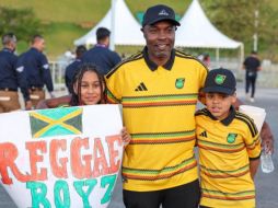 Rick y su familia recorrieron miles de kilómetros para alentar a Jamaica en Guadalajara, confiados en su camino hacia el Mundial. EL INFORMADOR/ A. NAVARRO.