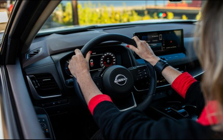 El nuevo Nissan V-Drive 2026 ya se encuentra disponible en los concesionarios del país en cinco colores distintos: blanco, blanco perlado, plata, negro y rojo. Unsplash